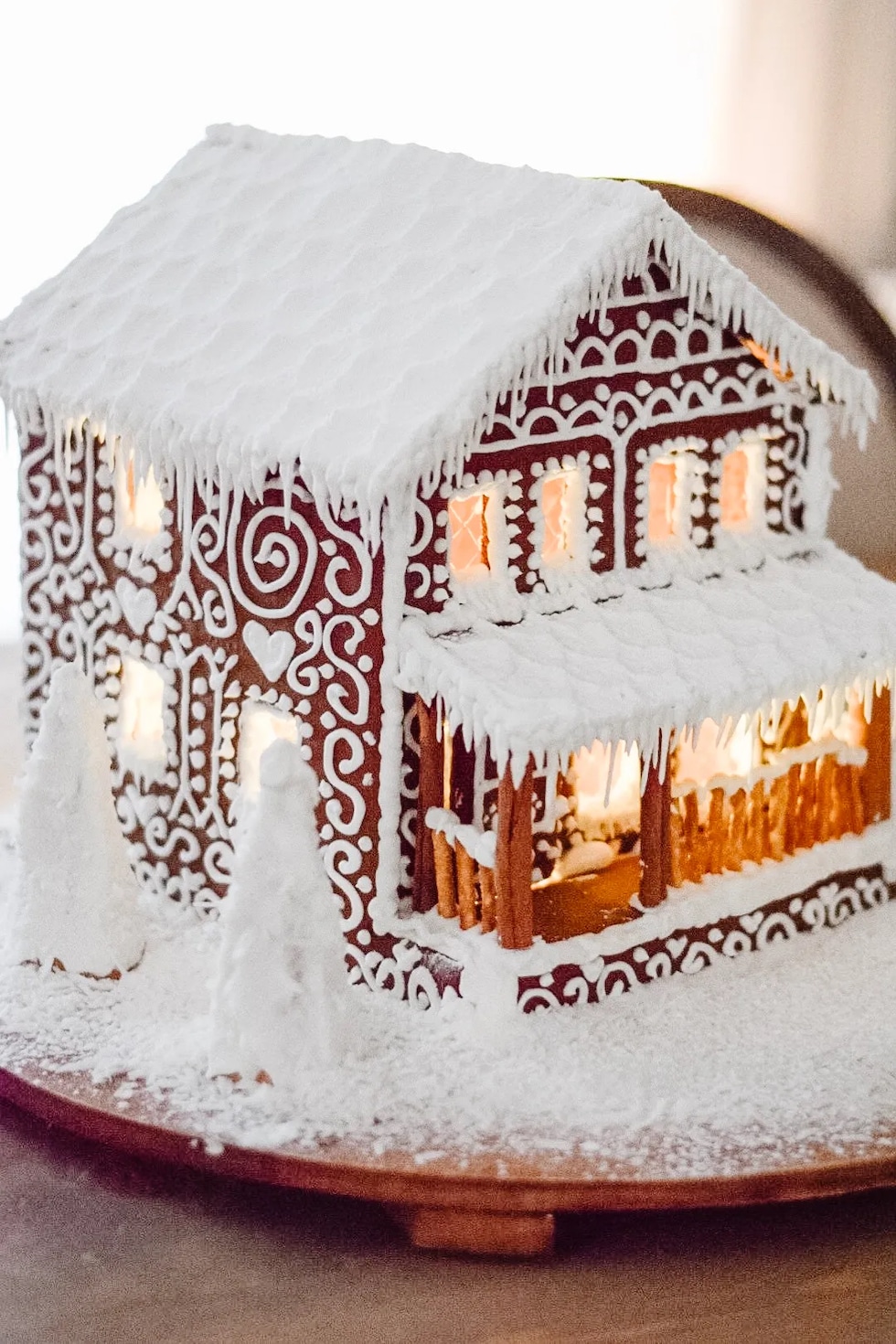 Pretty Gingerbread House Inspiration (and Family Activity!)