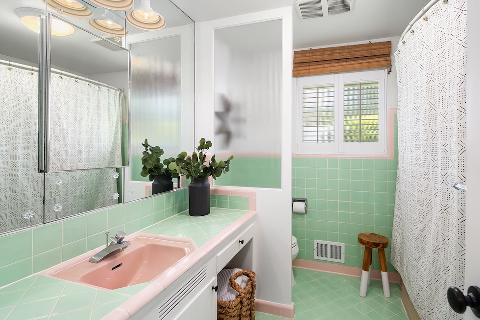 7 Updates to Our Vintage Mint Green and Pink Bathroom (and redefining home goals!)