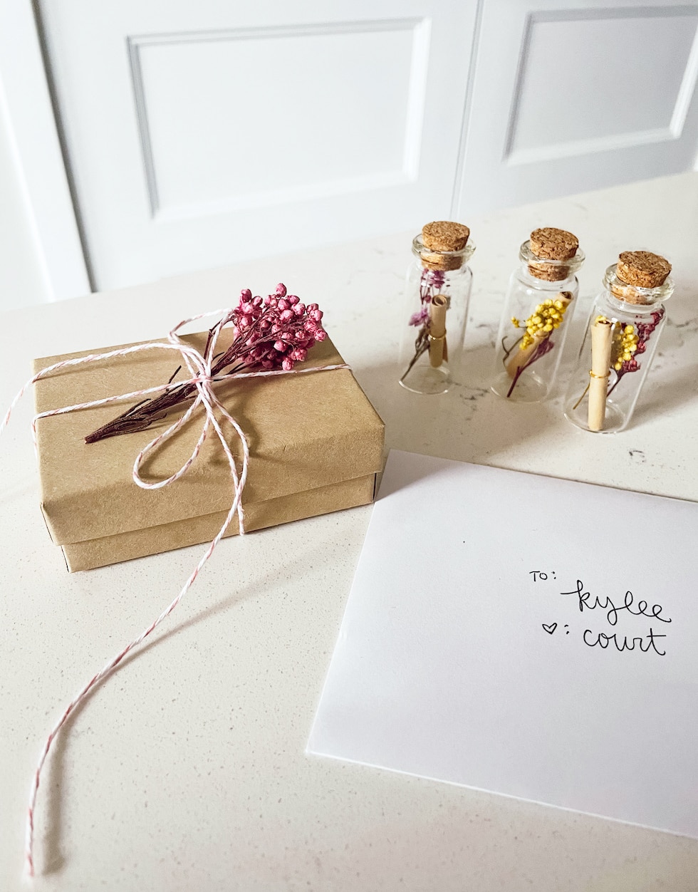 Wedding DIY: Mini Message in a Bottle for Bridesmaids, Gifts + Place Settings