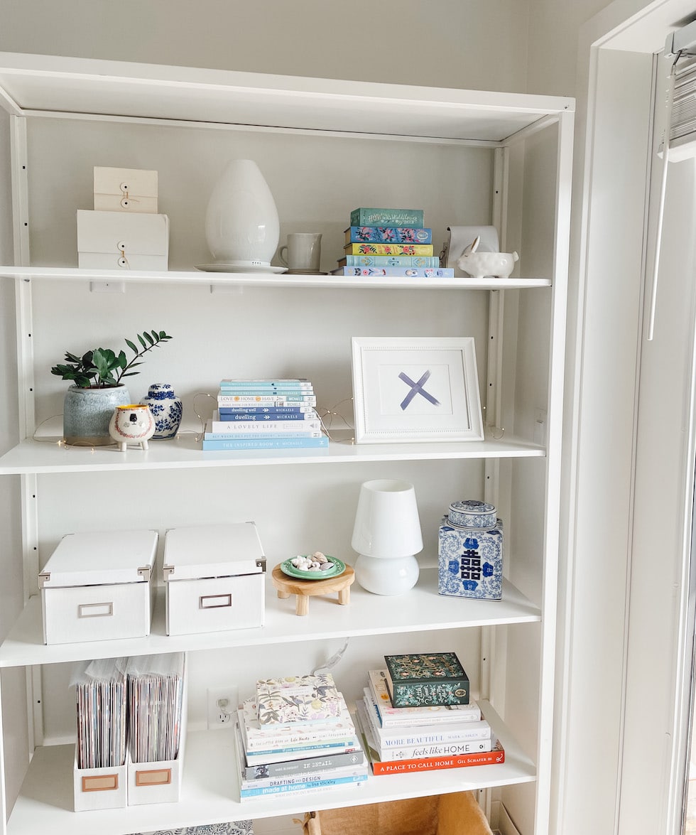 Short deals narrow bookshelf