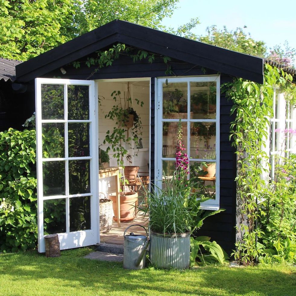 Charming Garden Potting Sheds: Sunday Strolls + Scrolls