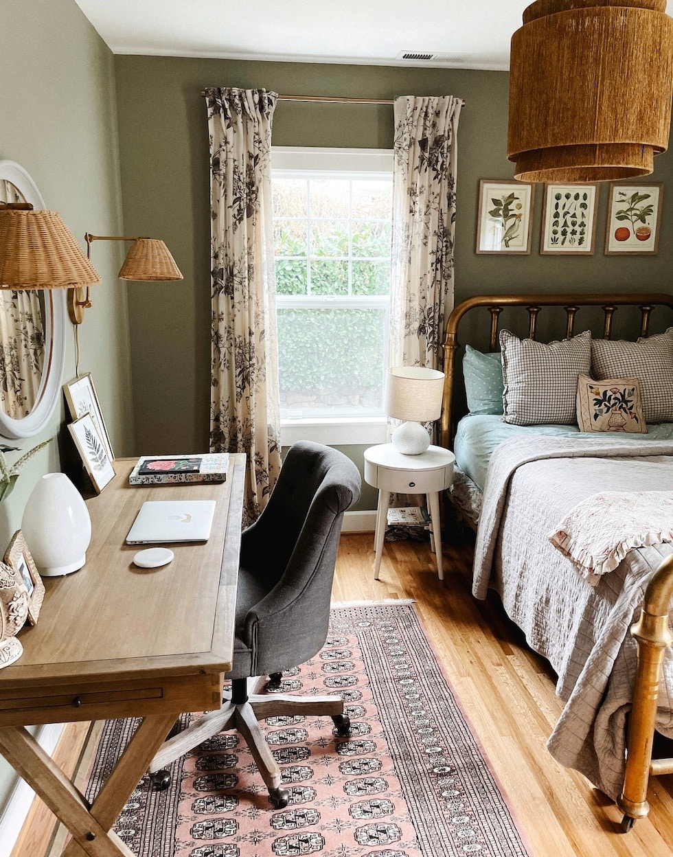 How to Set Up a Home Office in a Bedroom