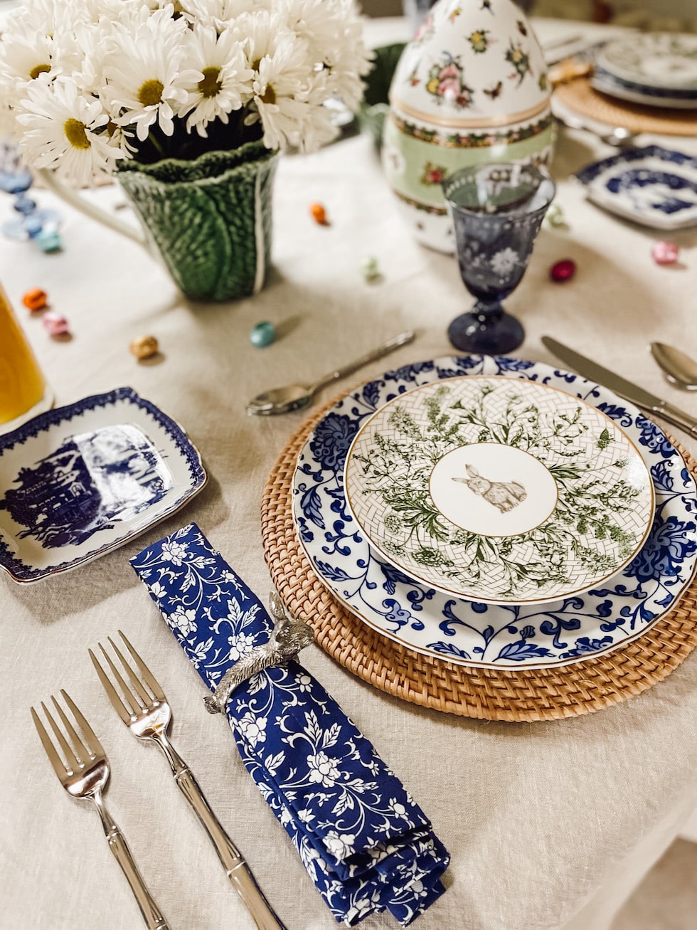 Easter Table Decor & Dinnerware