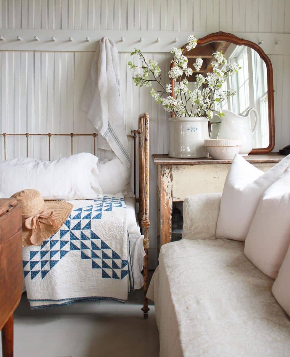 5 Rooms with Beadboard Walls: Sunday Strolls & Scrolls - The Inspired Room