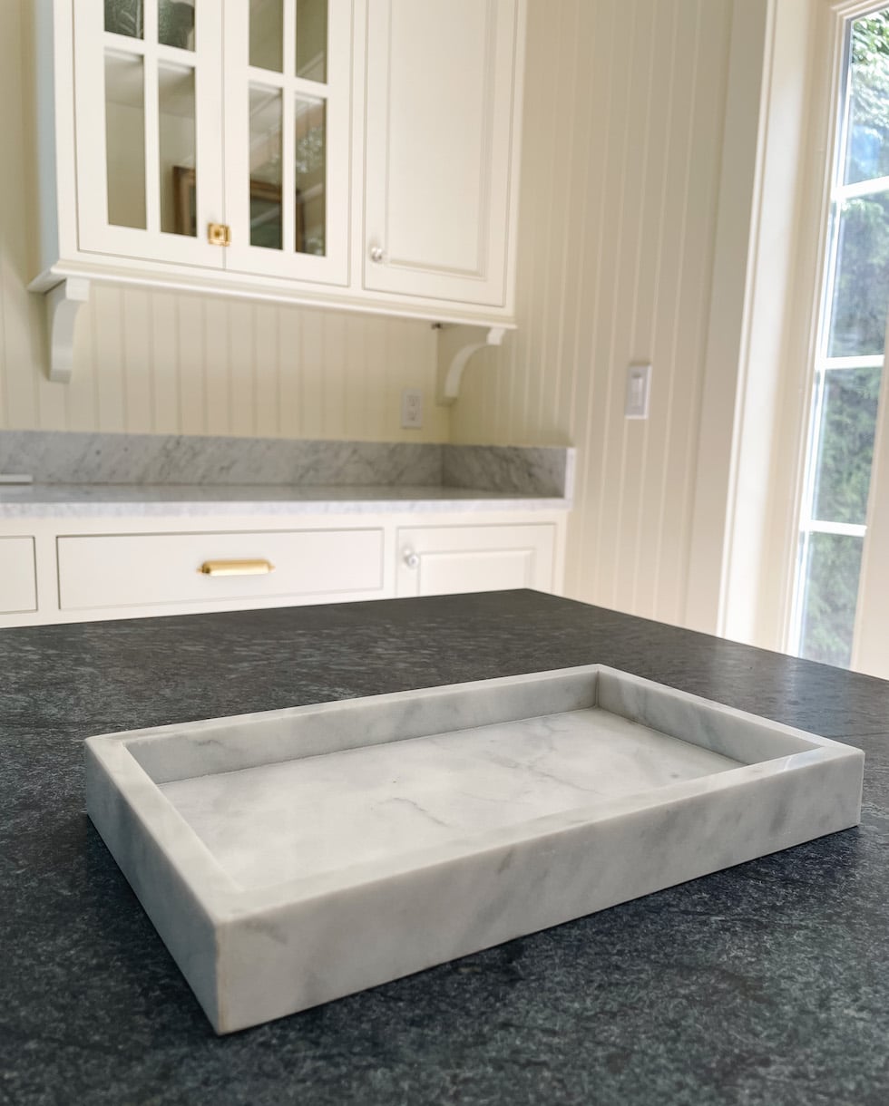 https://theinspiredroom.net/wp-content/uploads/2023/06/marble-tray-kitchen-the-inspired-room-1.jpg