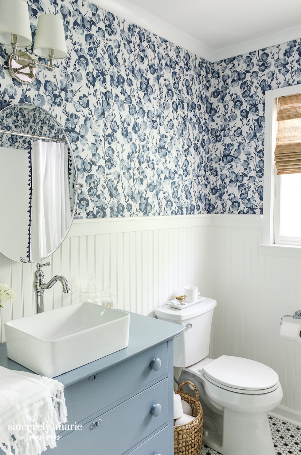 5 Lovely Bathrooms: Sunday Strolls & Scrolls