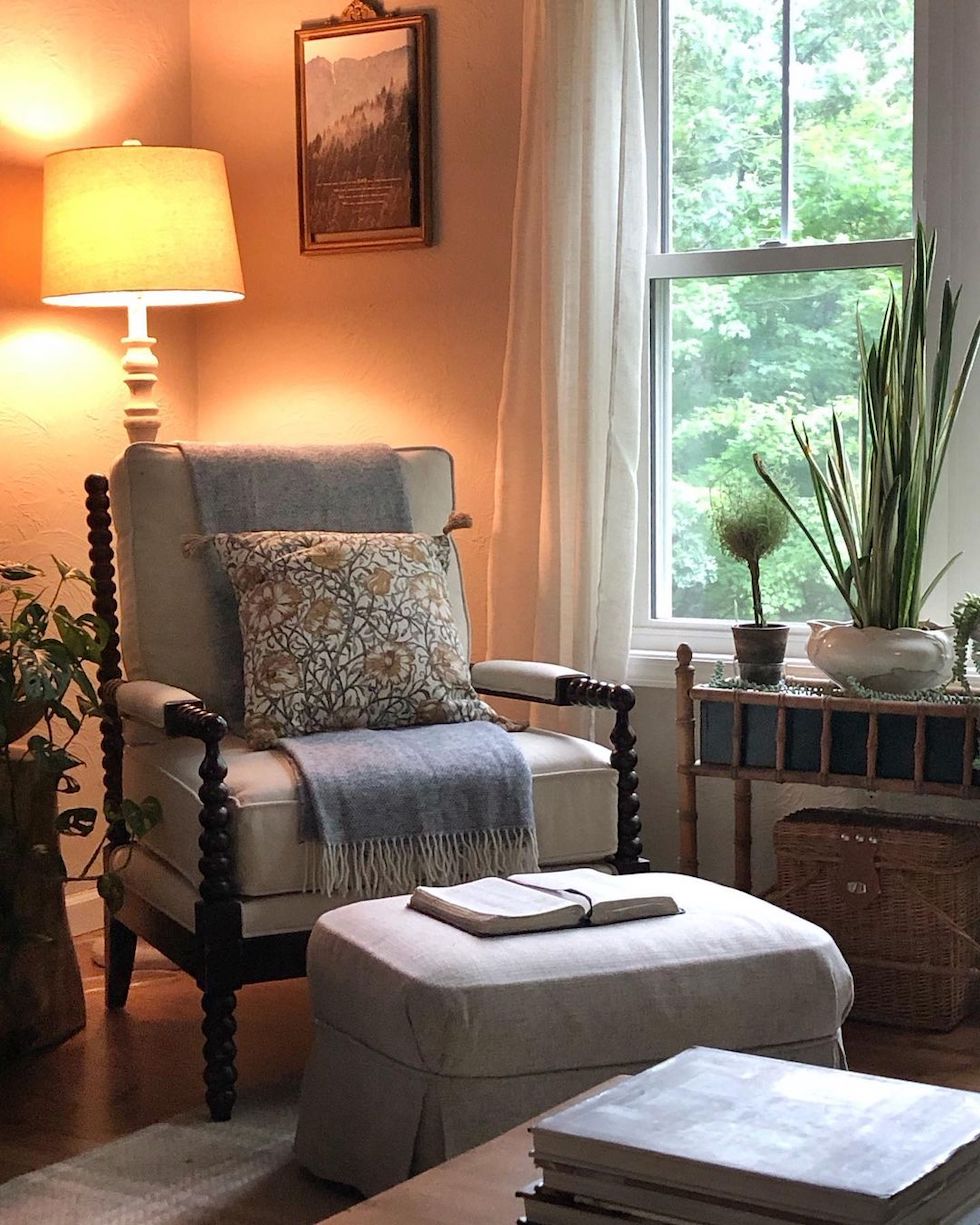 Cozy Reading Corners: Sunday Strolls & Scrolls