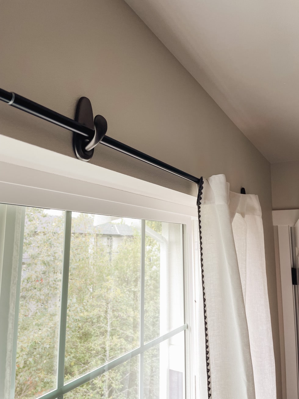 How to Hang Curtains with Command Hooks (Renter Friendly Hack