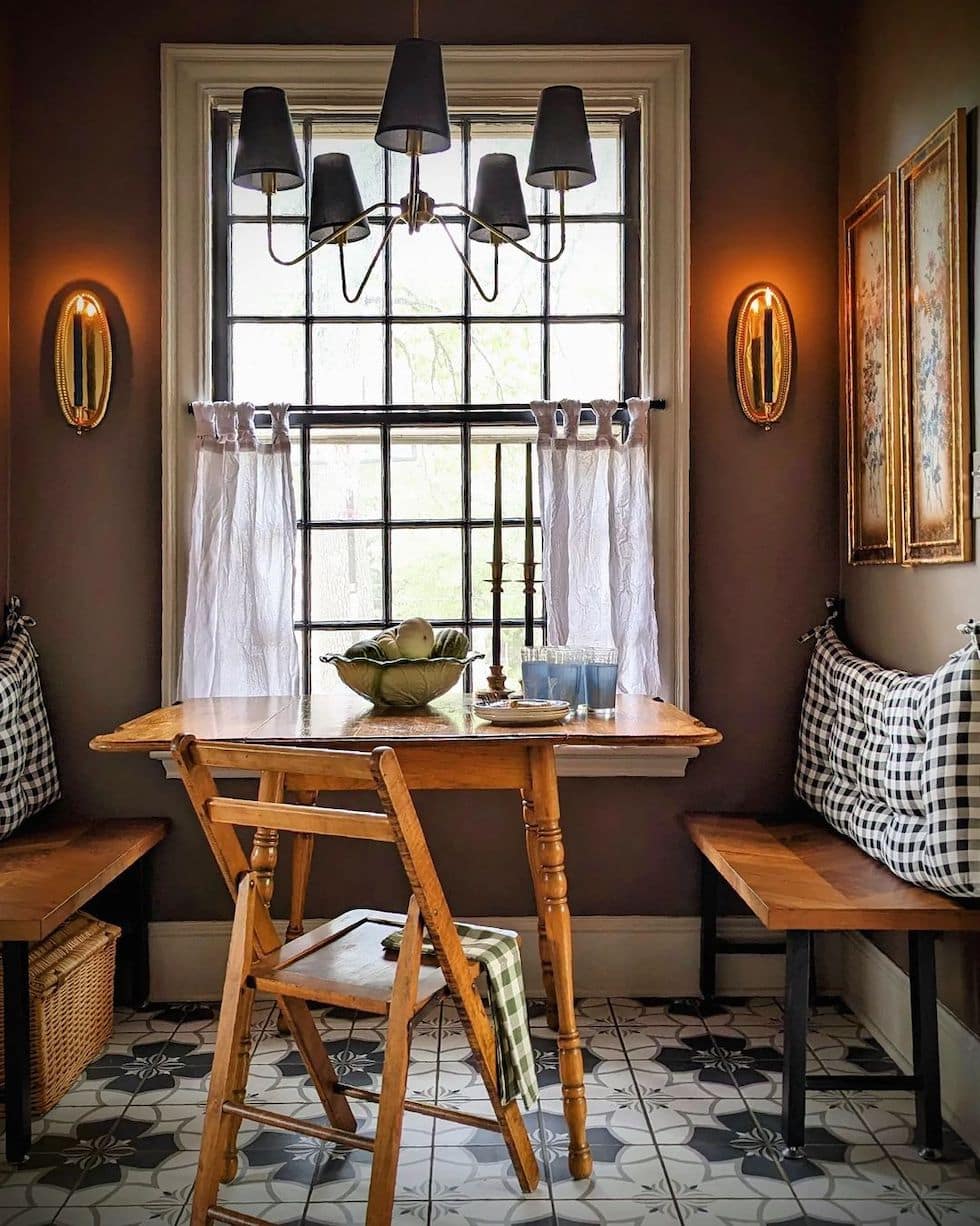 5 Rooms with Beadboard Walls: Sunday Strolls & Scrolls - The Inspired Room