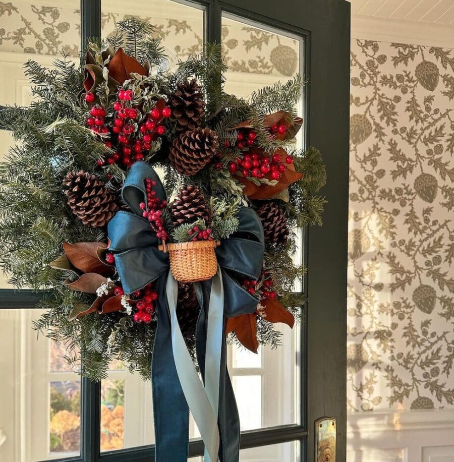 Lovely Christmas Decor Inspiration: Sunday Strolls & Scrolls