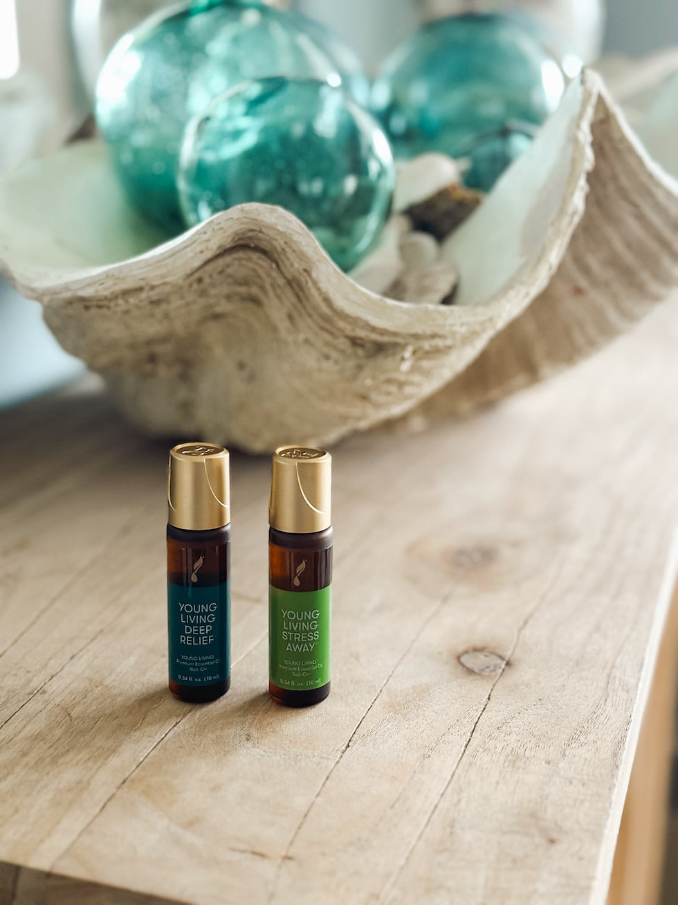 How to Create Your Own Signature Seasonal Scents with Essential Oils