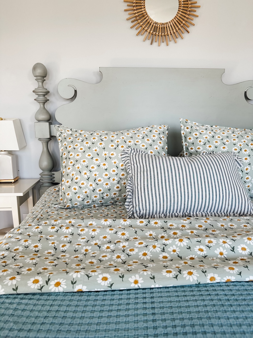 Fresh as a Daisy: Adorable Spring Sheets & Facebook Marketplace Quincy Bed is finally in our room!