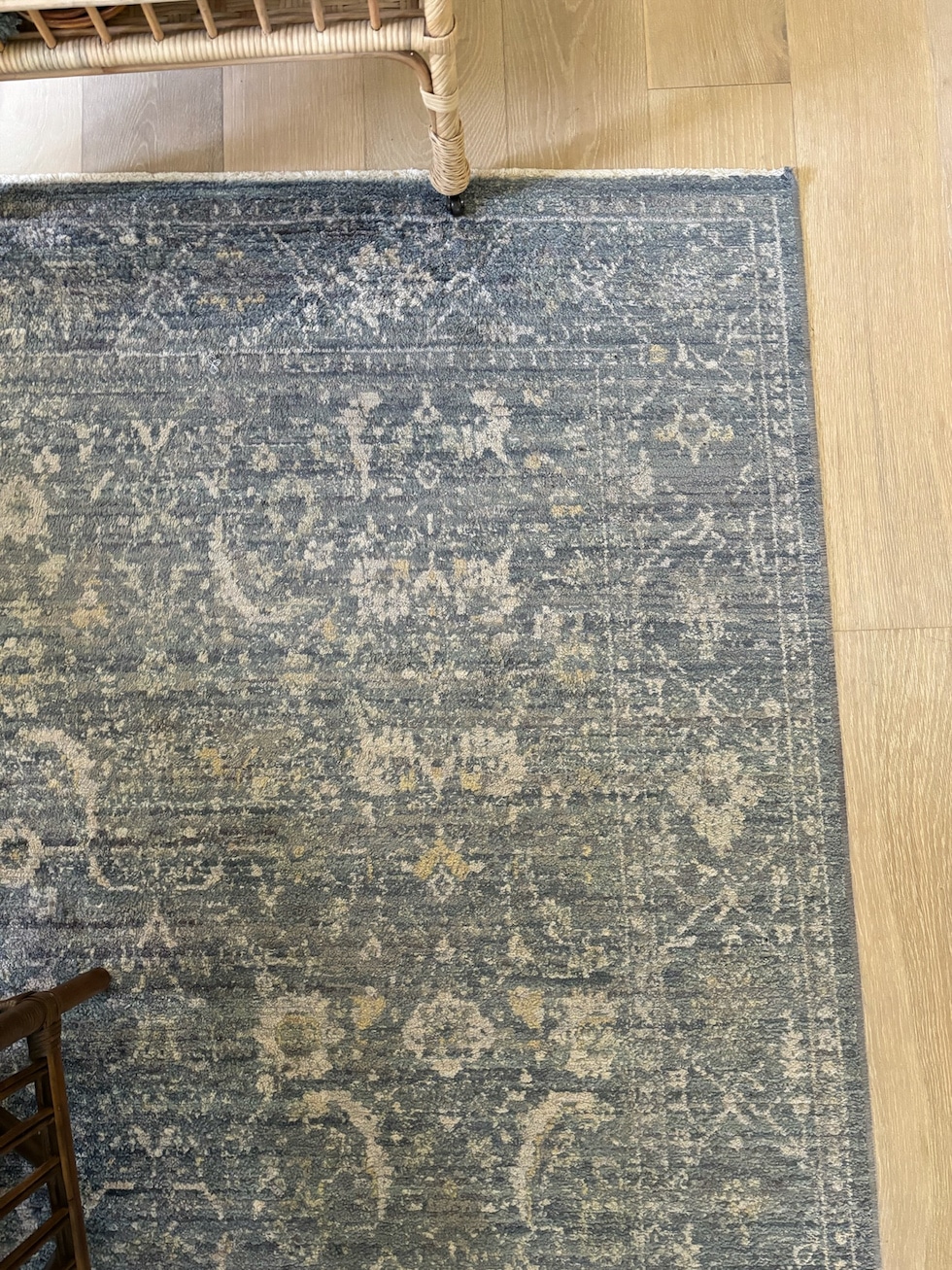 vintage style rug blue cottage decor inspired room