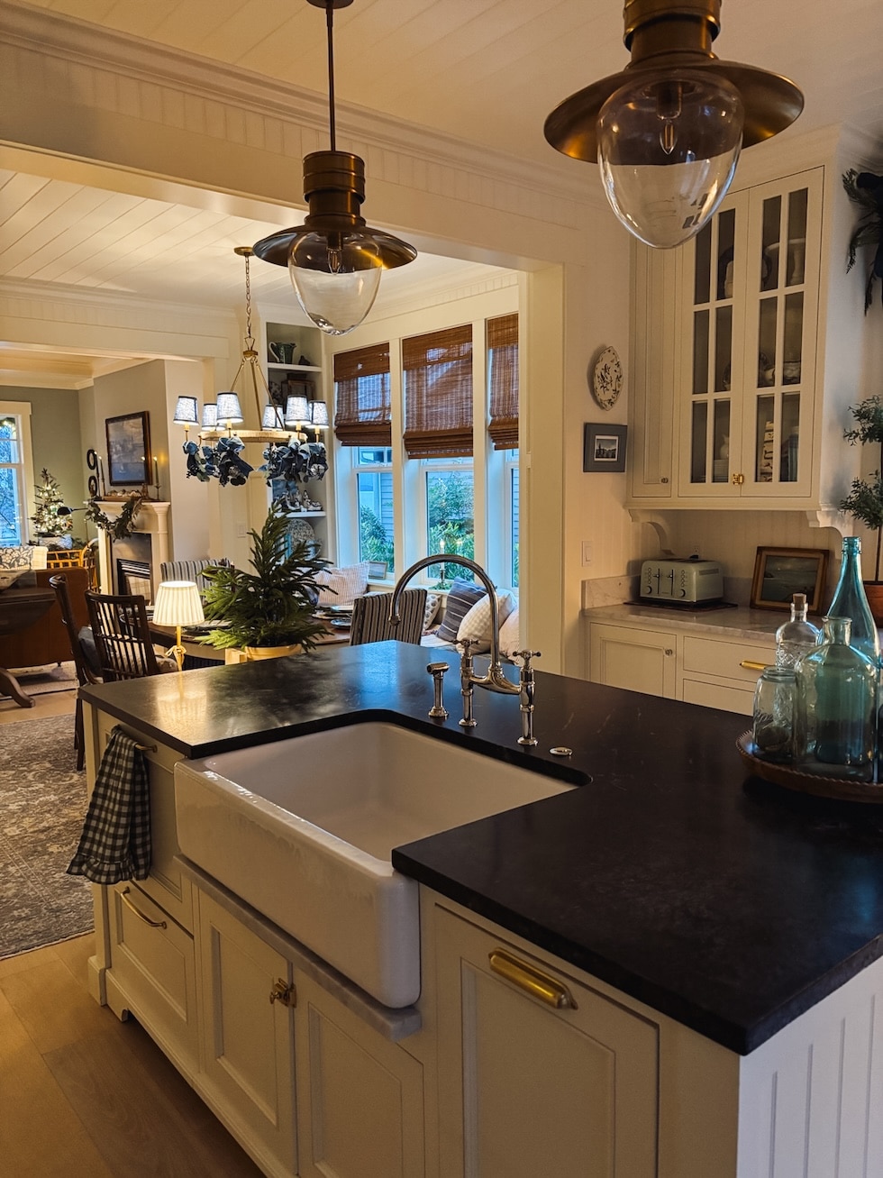 coastal cottage christmas decorating kitchen soapstone counters cozy evening the inspired room