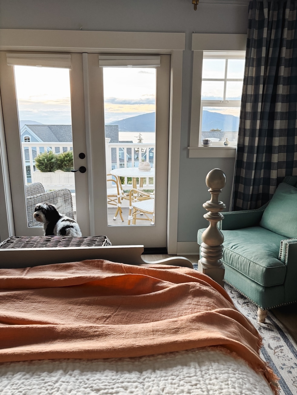 This image has an empty alt attribute; its file name is cozy-cottage-bedroom-blue-white-the-inspired-room.jpg