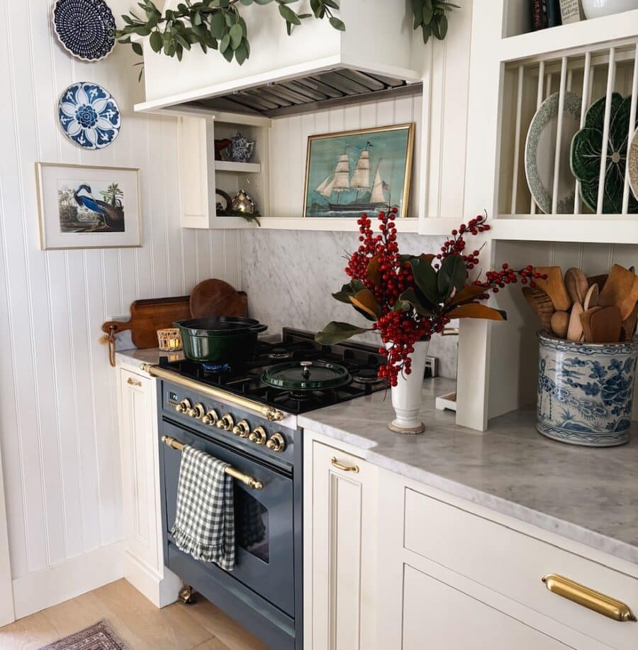 5 Simple Ways to Make Your Home Feel Like a Christmas Movie (+ a hot chocolate party)