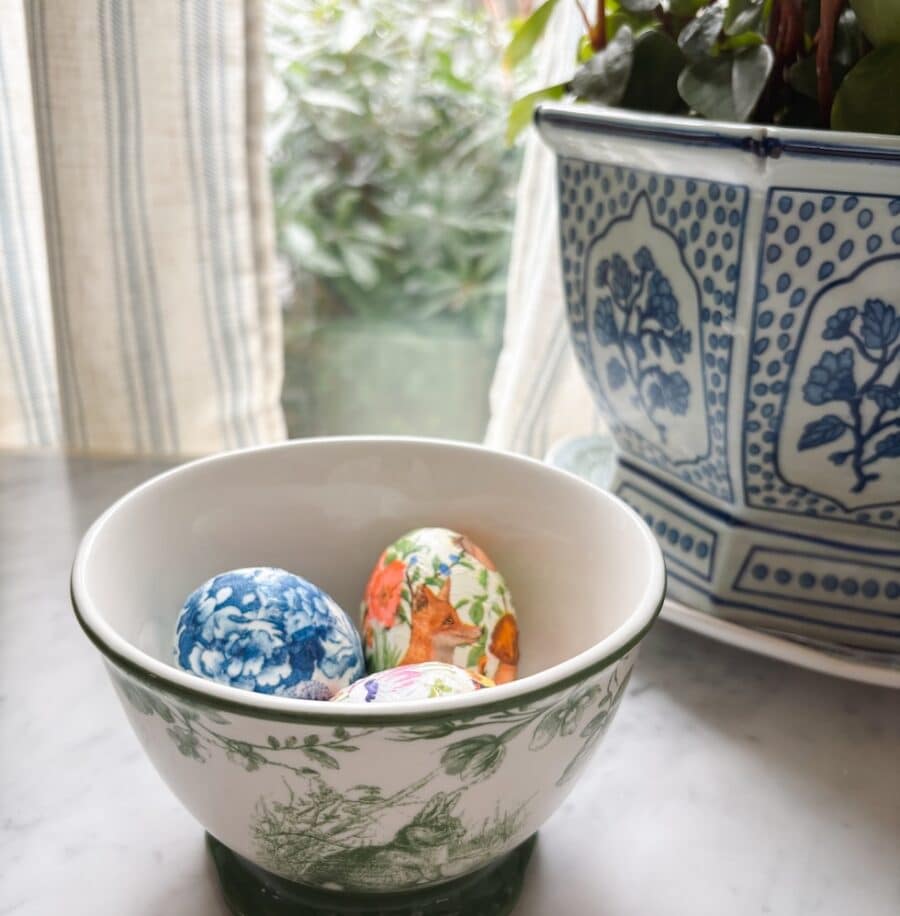 DIY Decoupage Easter Eggs with Paper Napkins (Easy Spring Craft)